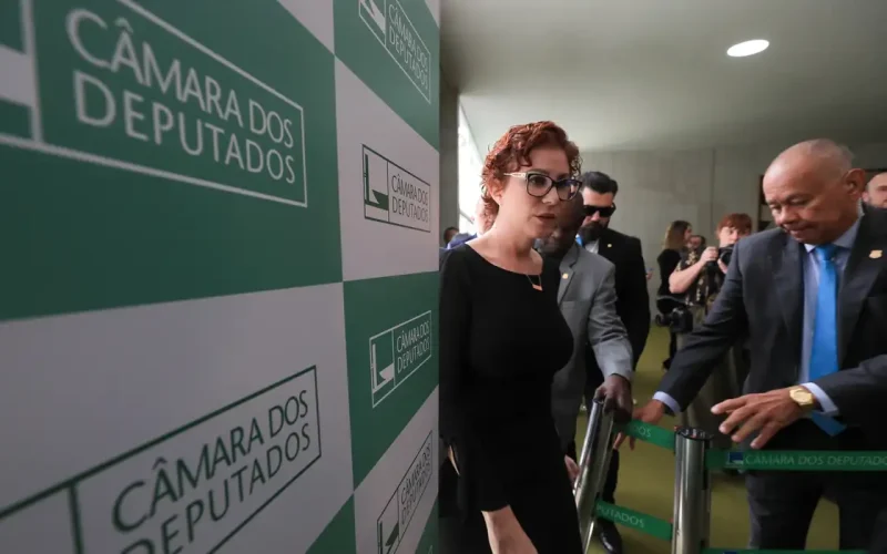 Moraes arquiva investigação contra Zambelli por obstrução e coação