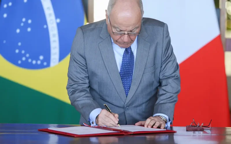 Itamaraty alerta para risco de EUA usar força militar no Brasil