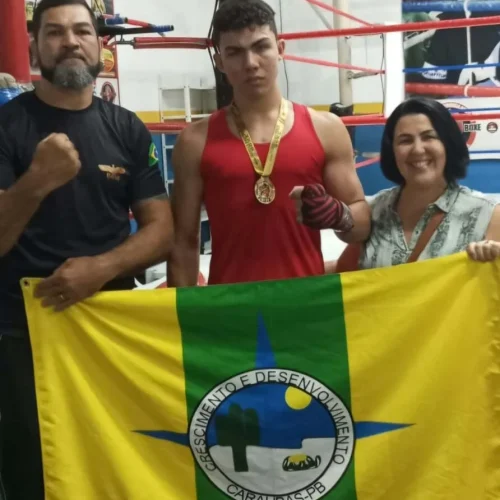 Jovem atleta de Caraúbas conquista vitória na Taça Campinense de Boxe
