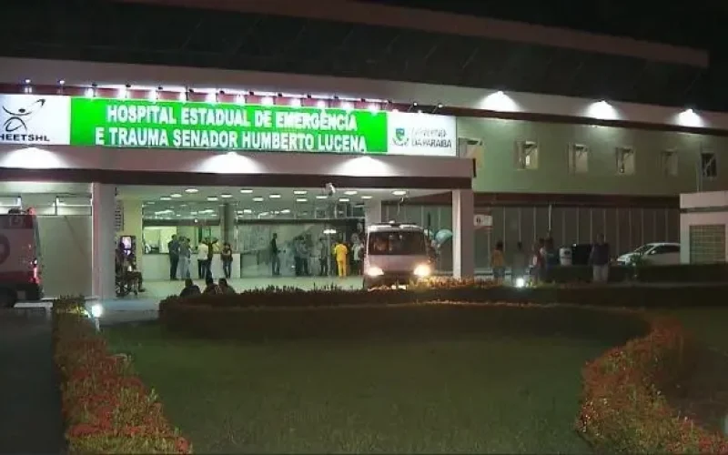 Adolescente é esfaqueado ao tentar defender a mãe de golpes de faca do pai em Cabedelo
