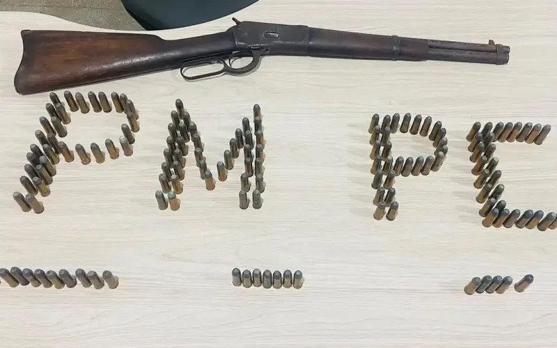 Arma e 150 munições são apreendidas em ação da polícia na zona rural de Taperoá