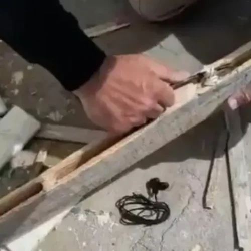Policial intercepta celulares em esconderijo de madeira em presídio de Patos