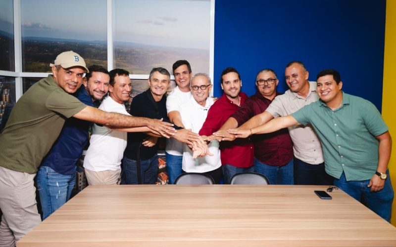 Prefeito de Alcantil declara apoio àpré-candidatura de Cícero Lucena