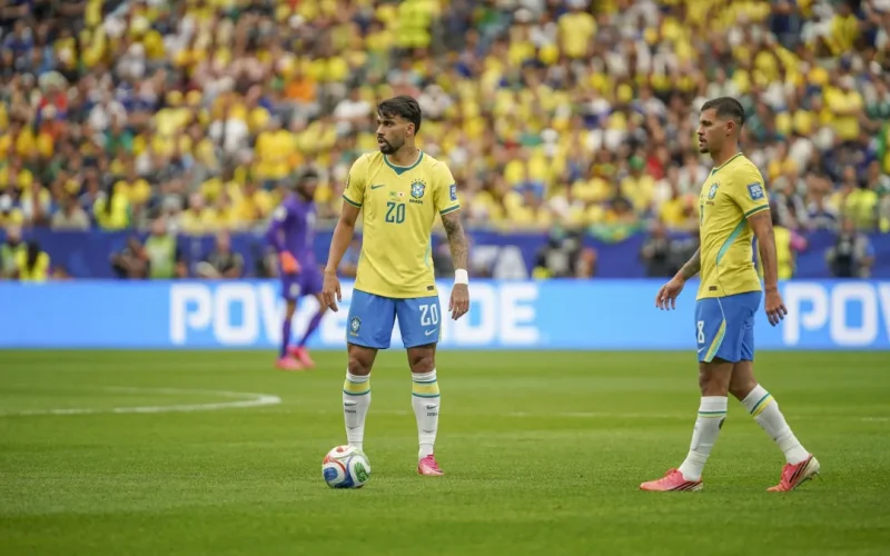 Lucas Paquetá tem lesão na coxa confirmada, sem previsão de retorno