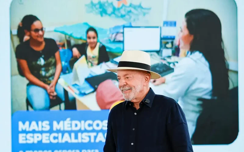 Lula responsabiliza clã Bolsonaro por ataque dos EUA ao Pix e taxação