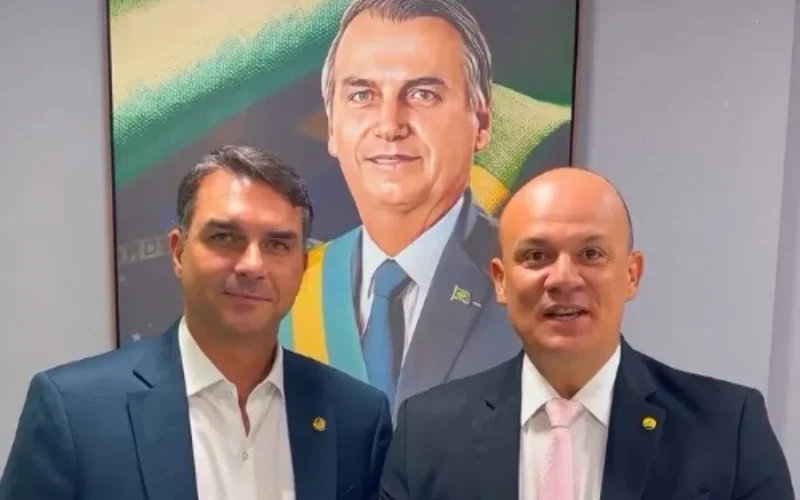 Flávio Bolsonaro estará na Paraíba dia 22 de março para evento do PL, confirma Cabo Gilberto