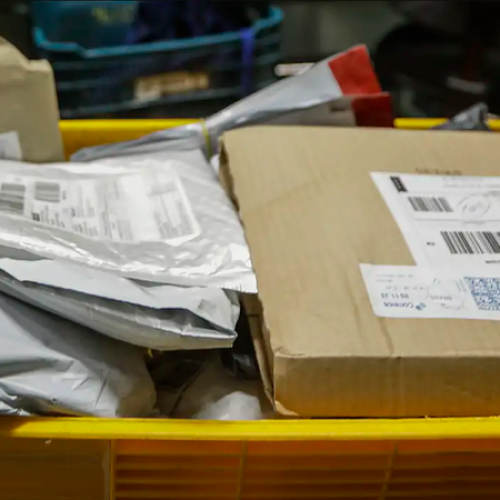 Isenção da “taxa das blusinhas” em compras até US$ 50 é sancionada
