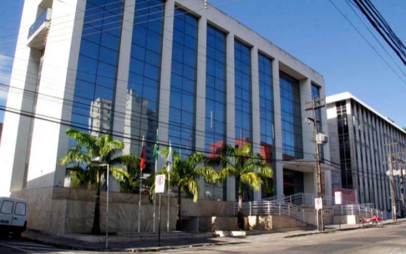 MP Eleitoral recomenda que governo da Paraíba reduza contratações de servidores temporários