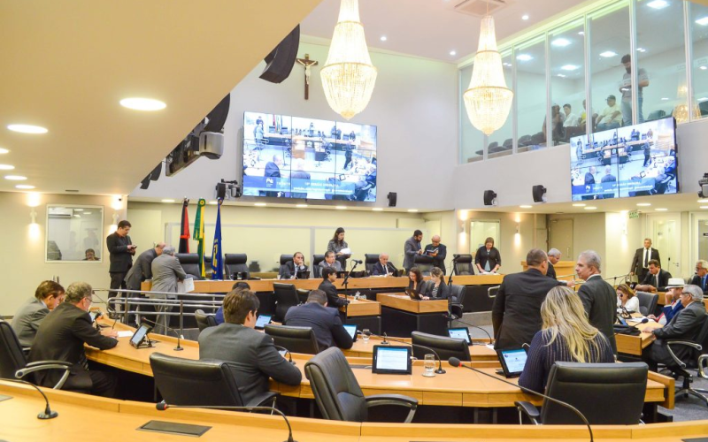 Justiça proíbe uso da bíblia e atos religiosos durante sessões da ALPB