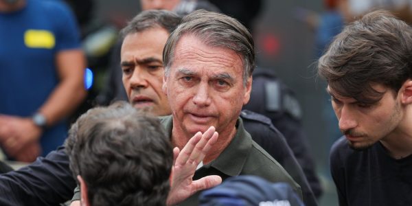 Trama golpista: defesa de Bolsonaro desiste de suspensão da pena