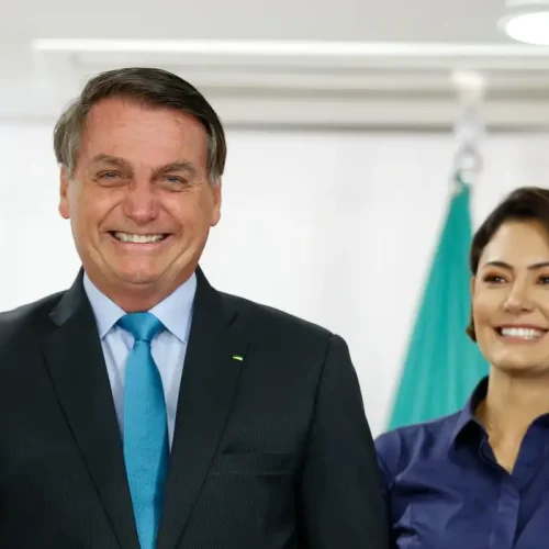 Bolsonaro quer manter Michelle na disputa pelo Senado