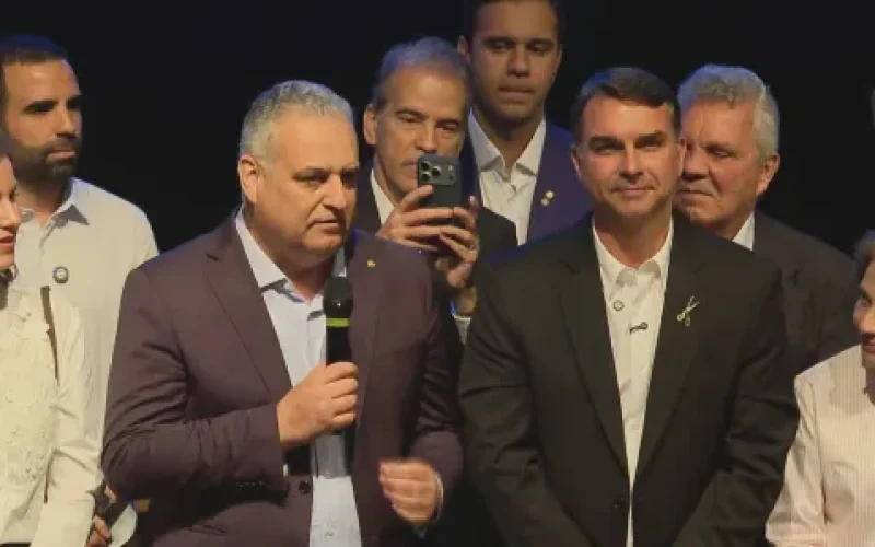 Flávio anuncia Alfredo Gaspar como vice em chapa pura à Presidência