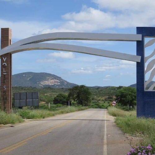 Governo do Estado destaca andamento de projetos asfálticos em Caraúbas e em municípios do Cariri