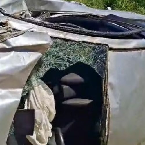 Carro capota e deixa morto e ferido no Sertão paraibano