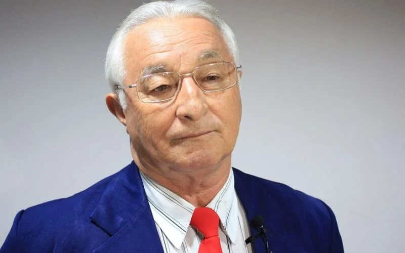 Frei Anastácio defende apoio do PT a Lucas Ribeiro e revela voto em Nabor Wanderley para o Senado