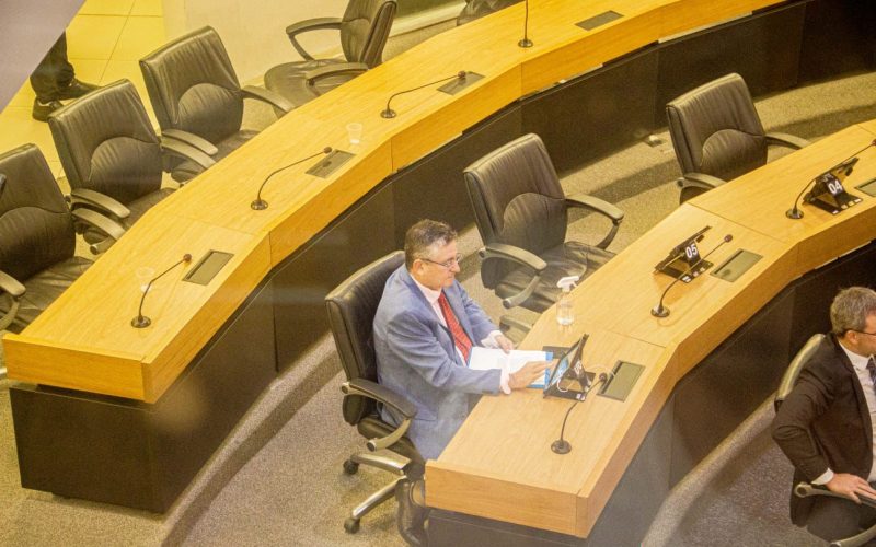 Dr. Romualdo cobra transparência na PPP do esgoto e defende coragem do governo para enfrentar crise da água na Paraíba