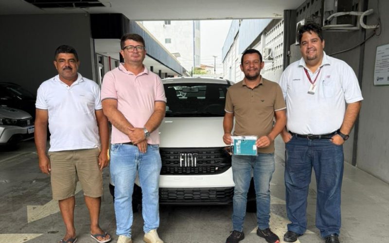 Prefeito Nerivan Gari celebra entrega do 14º veículo e destaca fortalecimento da frota municipal em Caraúbas