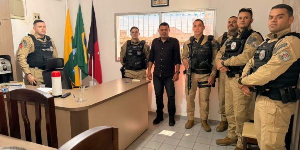 Prefeito Nerivan reforça planejamento da segurança para o São Pedro 2026 de Caraúbas, que começa nesta quinta com o tradicional Forró do Bandeirão