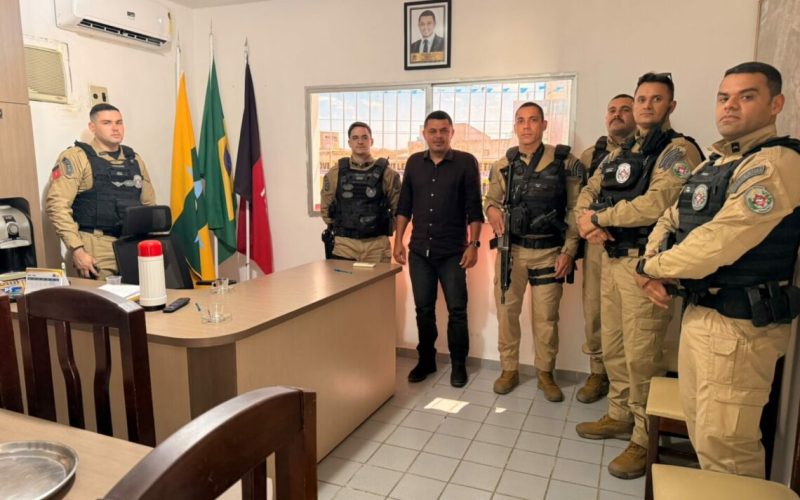 Prefeito Nerivan reforça planejamento da segurança para o São Pedro 2026 de Caraúbas, que começa nesta quinta com o tradicional Forró do Bandeirão