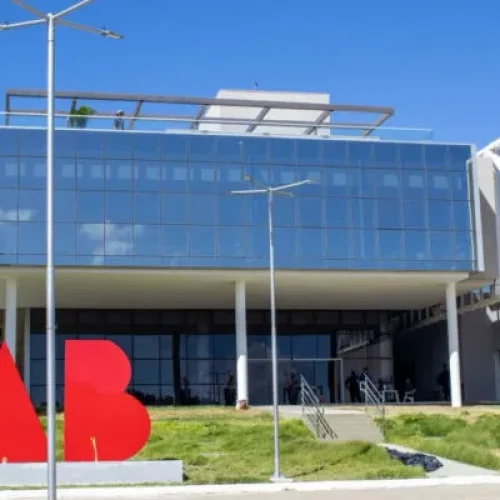 OAB-PB suspende advogados por uso comandos ocultos de IA em petição no TJPB