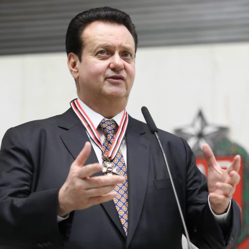 Ronaldo Caiado escolhe Gilberto Kassab como vice na disputa para a Presidência