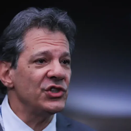 Saída de Haddad do governo depende de reunião entre Lula e Trump
