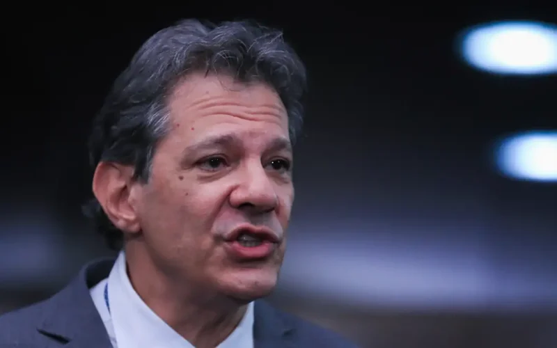Saída de Haddad do governo depende de reunião entre Lula e Trump