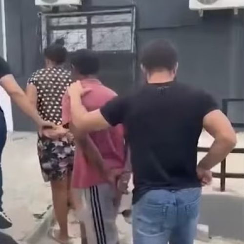 Mãe e padrasto são presos por estuprar adolescente com transtorno mental 16 anos após o crime