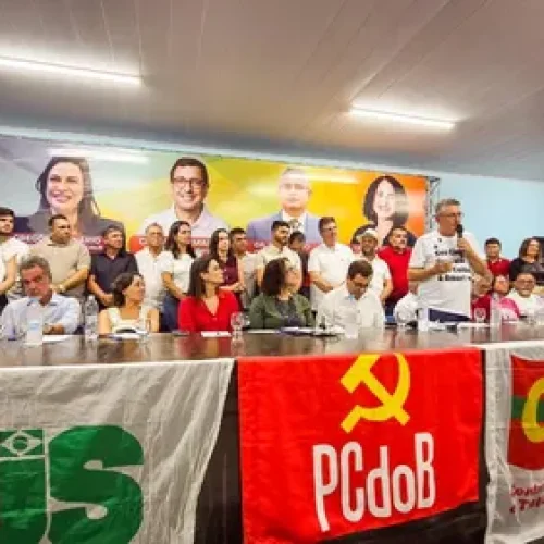 Gervásio e Doutor Romualdo assinam fichas de filiação ao PC do B
