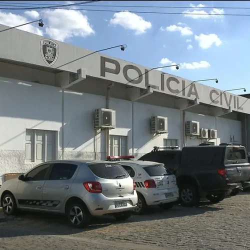 Homem é preso após jogar álcool em ex-namorada e ameaçar atear fogo, em Campina Grande
