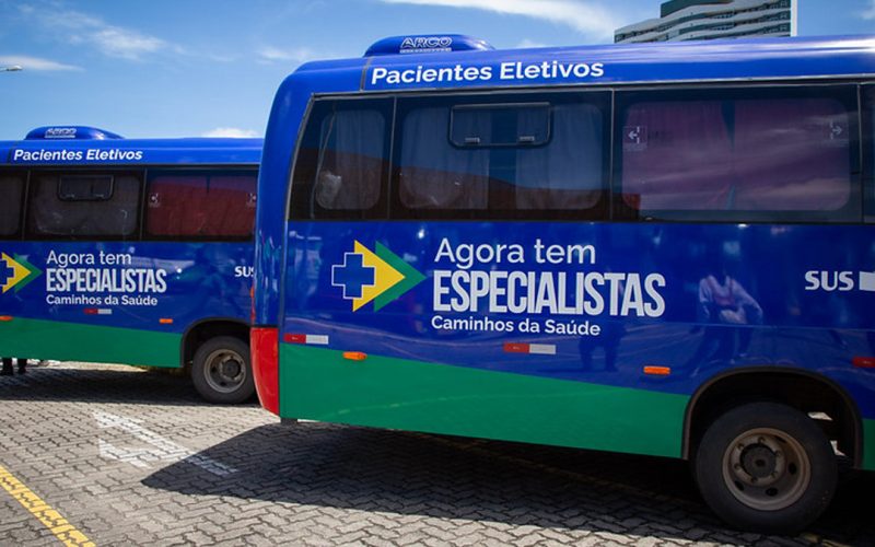 Cidades do Cariri são contempladas com veículos micro-ônibus para transporte de pacientes