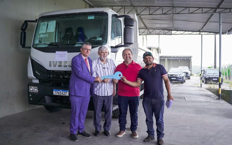Luiz Couto entrega equipamentos fruto de audiência pública histórica articulada por Dr. Romualdo