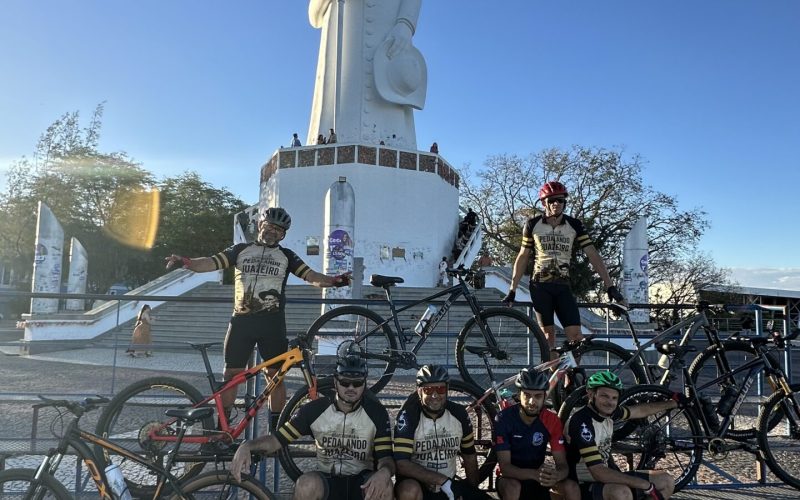 Movidos pela fé, ciclistas caririzeiros percorrem 500 km até Juazeiro do Norte