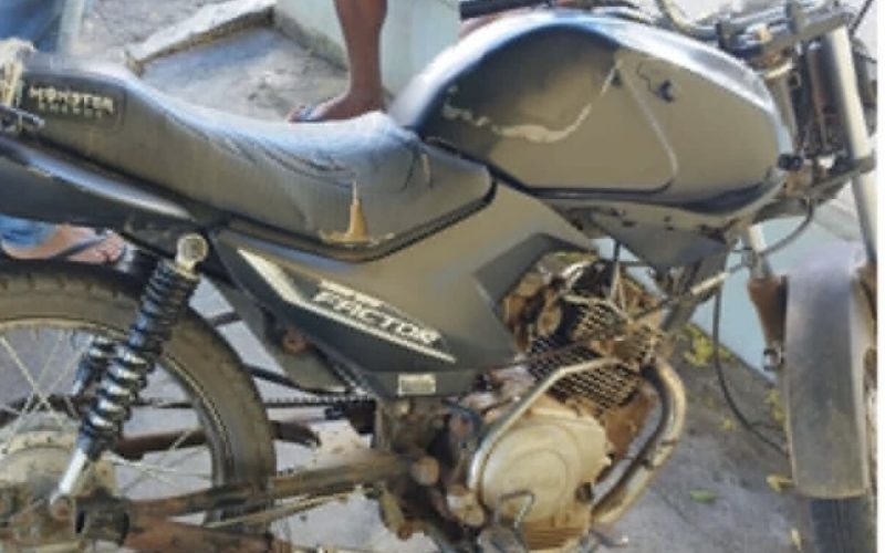 Homem é preso pela Polícia Militar com motocicleta adulterada em Camalaú