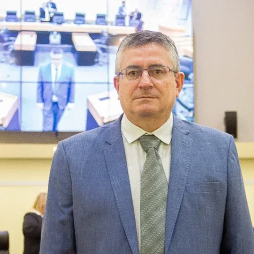 Deputado Dr. Romualdo deixa MDB e vai para o PCdoB para fortalecer palanque de Lula na Paraíba: “O presidente precisa”