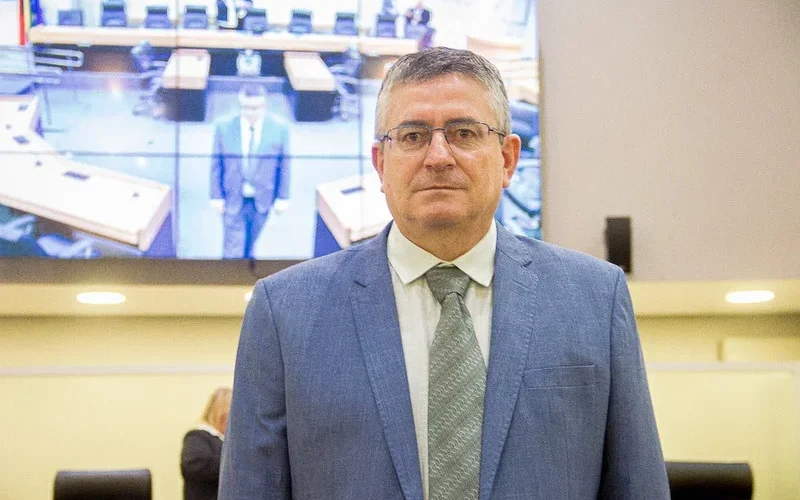 Deputado Dr. Romualdo deixa MDB e vai para o PCdoB para fortalecer palanque de Lula na Paraíba: “O presidente precisa”