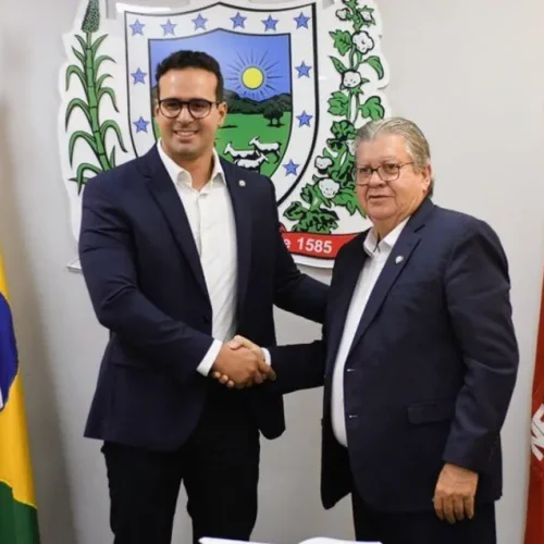 MPE aponta propaganda antecipada em vídeo no Hospital e pede multa de R$ 25 mil para João e Lucas