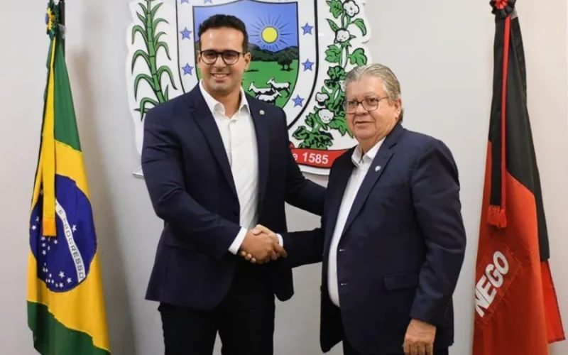 MPE aponta propaganda antecipada em vídeo no Hospital e pede multa de R$ 25 mil para João e Lucas