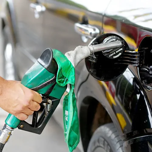 Estados negam pedido do governo Lula para reduzir ICMS sobre combustíveis