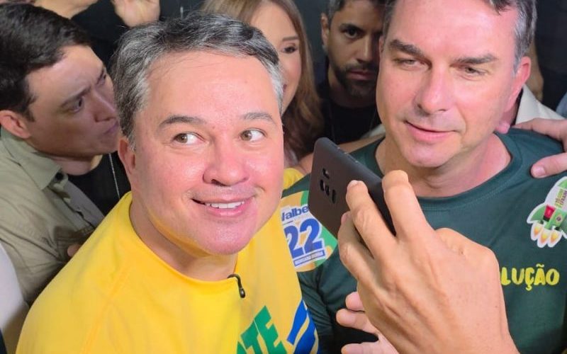 São João de Campina Grande terá presença de Flávio Bolsonaro, diz Efraim
