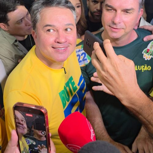 Efraim minimiza vídeo de Michelle e diz que “eleitor bolsonarista vai com Flávio até o fim”