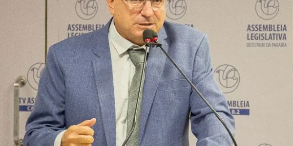 Dr. Romualdo antecipa voto contrário à Medalha Epitácio Pessoa para Flávio Bolsonaro