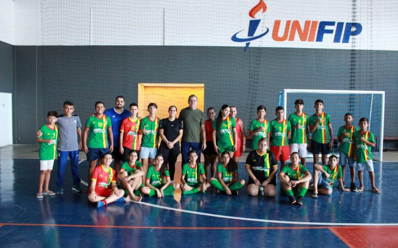 Vereador Chico acompanha atletas de Caraúbas nos Jogos Escolares da Paraíba