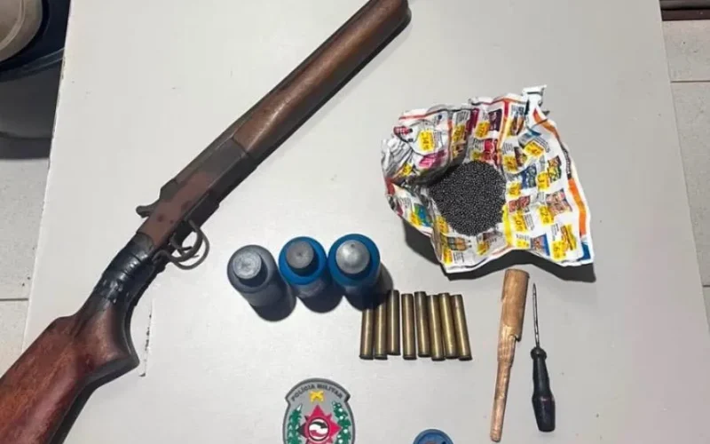 Polícia Militar prende homem por posse ilegal de arma de fogo e violência doméstica em Sumé