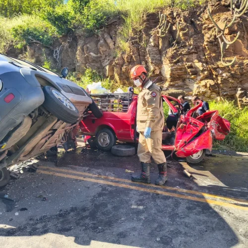 Dois homens ficam feridos após grave acidente na PB-148 entre Boqueirão e Caturité