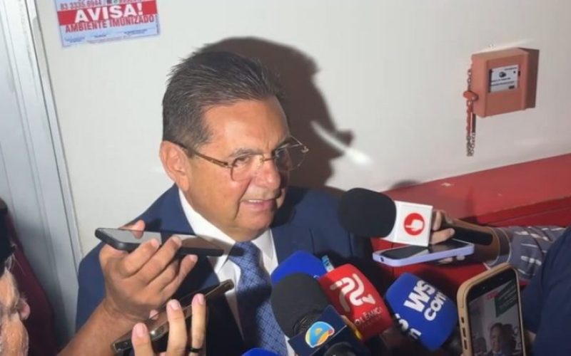 Críticas a Hugo Motta são ‘por ser nordestino’ e ocupar vaga ‘do sul e sudeste’, diz Adriano Galdino