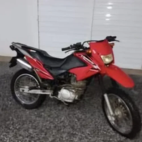 Moto é furtada por dois indivíduos em frente a residência na cidade de Caraúbas