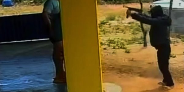 Suspeito de roubo de motocicleta é preso com duas armas de fogo e munições no Cariri