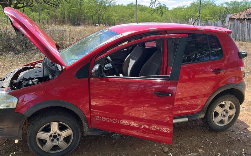 NO CARIRI: Polícia Militar recupera veículo roubado, prende suspeitos e apreende arma de fogo