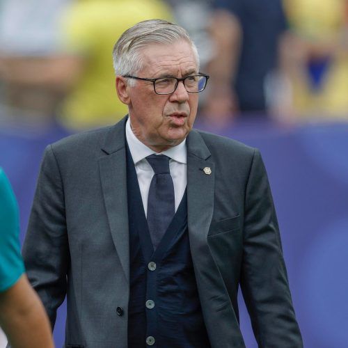 Ancelotti lamenta eliminação e já projeta novo ciclo: “Não é o fim”